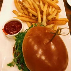 Tommy Bahama Marlin Bar & Store 여행 사진