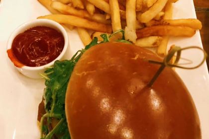 Tommy Bahama Marlin Bar & Store