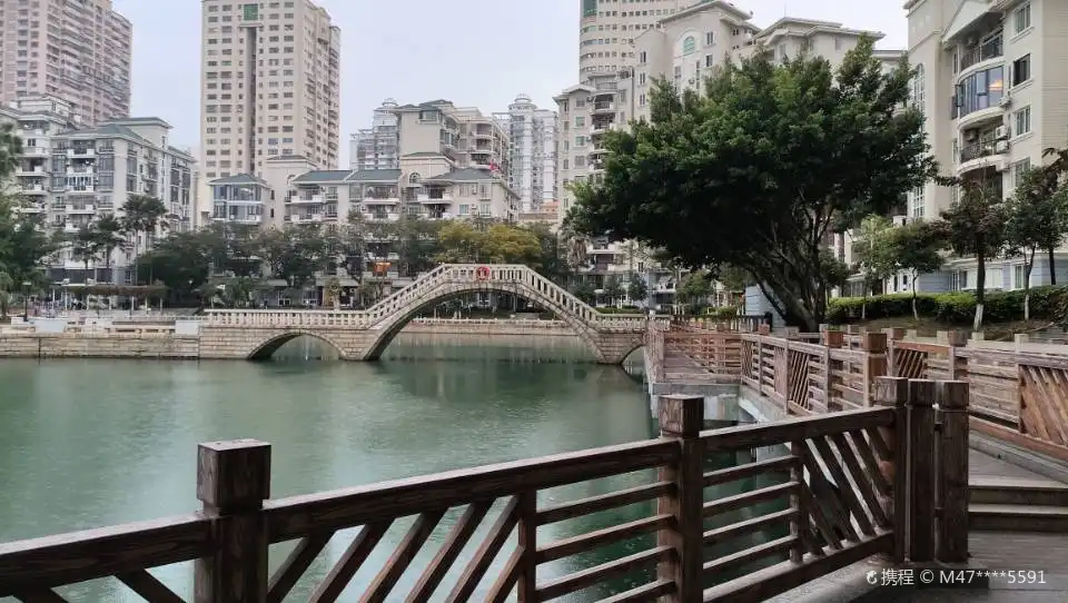 Hotels near Songbai Park