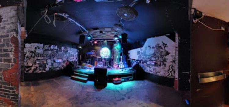 Sneaky Pete's