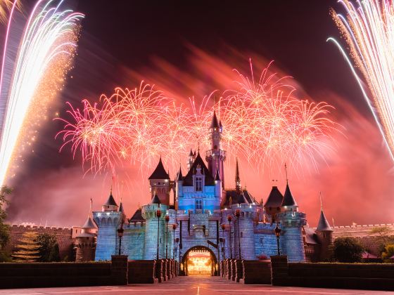 Hong Kong Disneyland Castle Hub