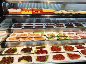 半城外鲜切牦牛肉自助火锅