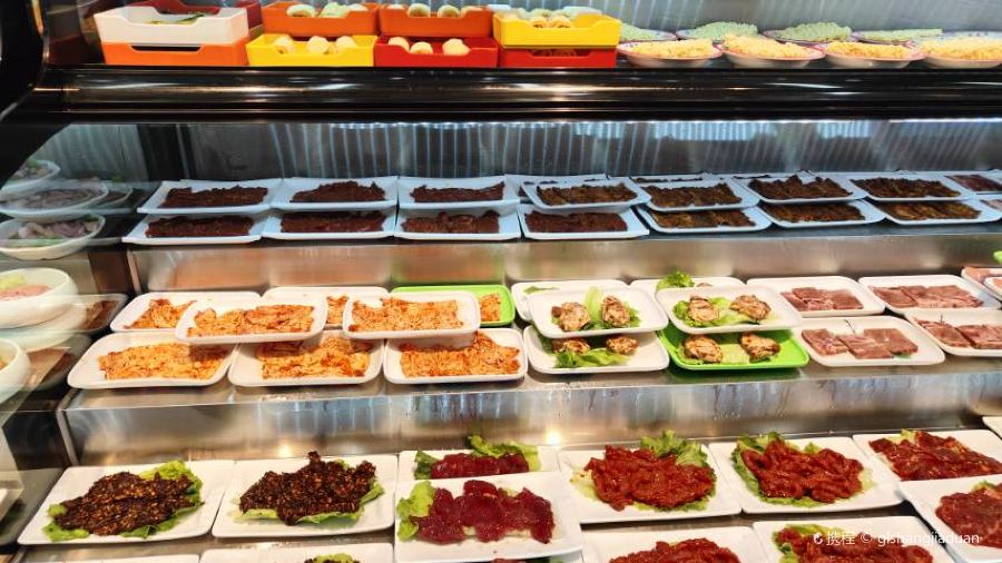 半城外鲜切牦牛肉自助火锅