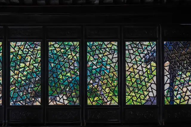 Suzhou Garden Flower Viewing Window