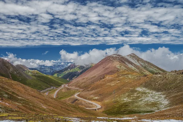 Dadongshushan Pass
