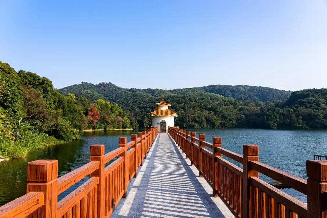 Hotels near Huangpodong Reservoir