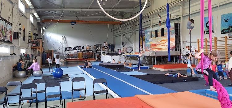 Ecole De Cirque Zôfy Sàrl