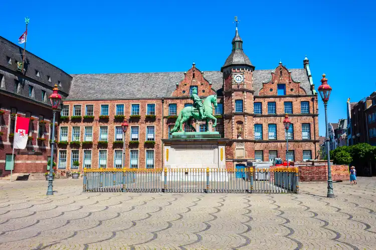 Hotels near Town Hall