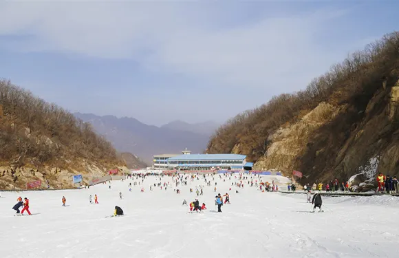 天龍池滑雪世界3小時滑雪票＋天龍池景區門票成人