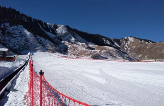 天山托峰滑雪場季卡暢玩滑雪票(不含雪具)成人