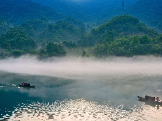 Dongjiang Lake Drifting