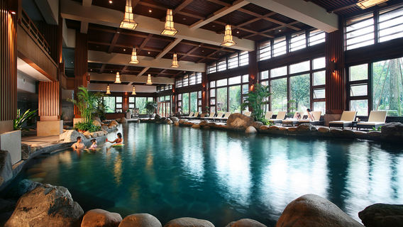 น้ําพุร้อนถนนชิงเชิง