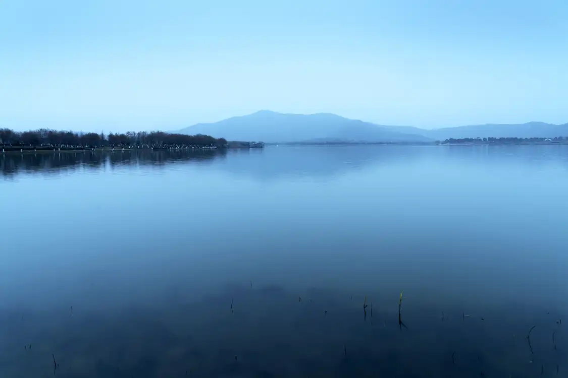 Hotels near Jiangyin Yushanhu Park