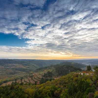 Hotels near Tongchuan Botanical Garden