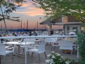 The Lake House Waterfront Grille