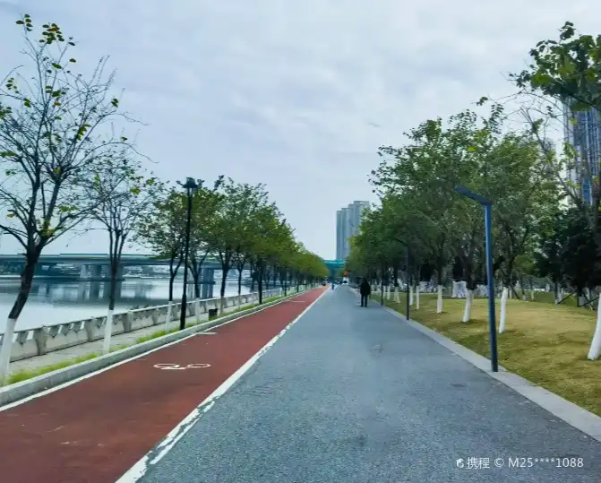 Hotels near Guicheng Riverside Park