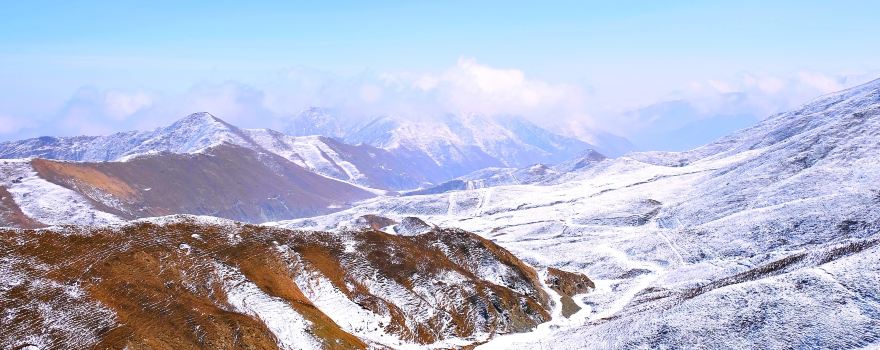 青海海南藏族自治州旅游攻略:漫步青海湖畔观湖光,探秘龙羊峡峡谷,醉享高原草原牧歌风情 青海海南藏族自治州旅游攻略:漫步青海湖畔观湖光,探秘龙羊峡峡谷,醉享高原草原牧歌风情