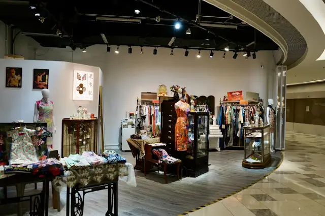 Cheongsam Experiences in Hong Kong
