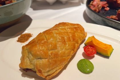 天空之城·全景旋转餐厅