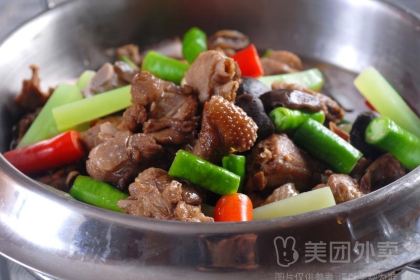 自然悠闲农庄·脆皮烧鸡·山坑鱼