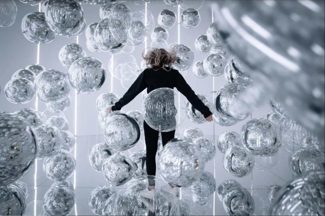EUPHORIA : ART IS IN THE AIR | Grand Palais
