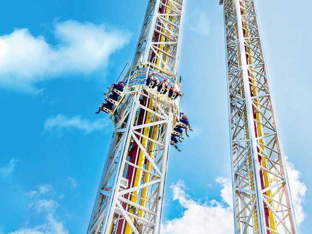 登上滿載童年回憶的機動遊戲 重溫昔日歡樂