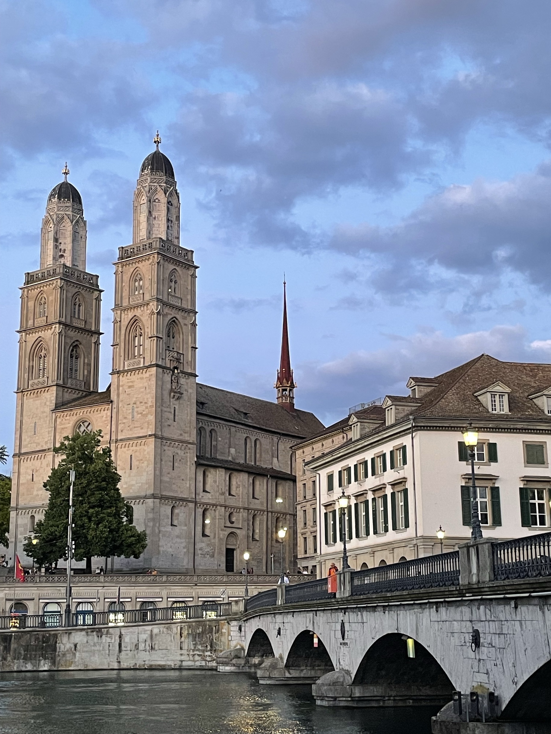 Grossmunster - Zurich Travel Reviews｜ Travel Guide