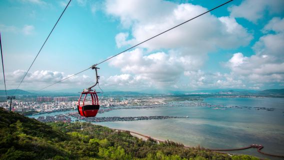 [Ticket und privater Transport inklusive] Tagesausflug zum Lingshui Monkey Island Park + Daidai Island + Monkey Island Legend Sky Show