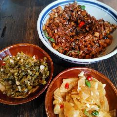 Tujia Wild Vegetable Restaurant (Jinbian Road) 여행 사진