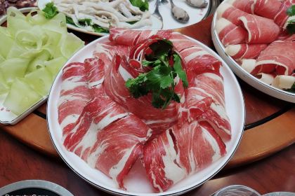 乌兰锦尊肥牛火锅城