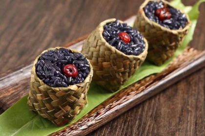 THE PENINSULA OF ROYAL LAKE HOTLES·RESTAURANT