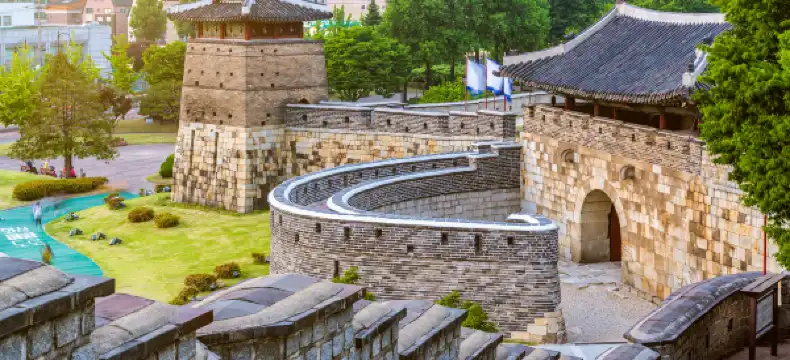 โรงแรมในซูว็อน