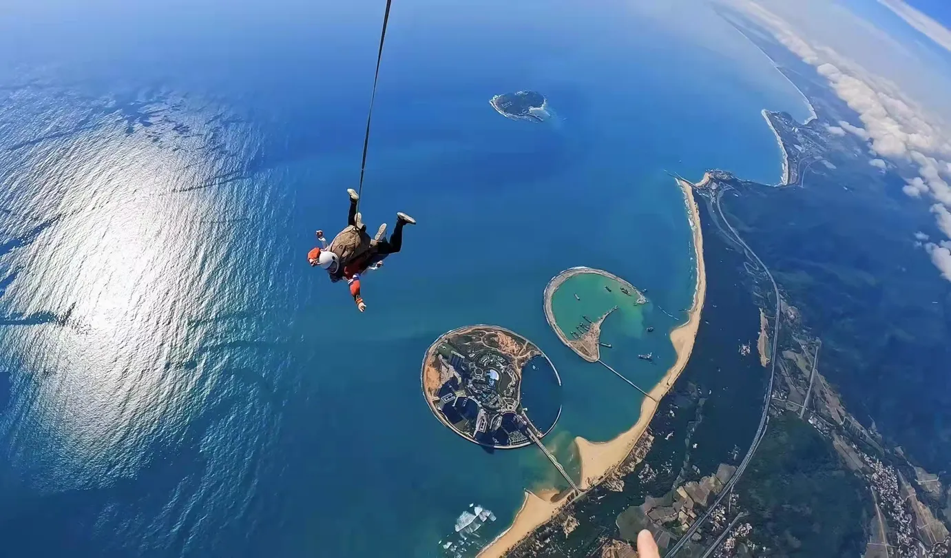 1_Skydive Riyue Bay