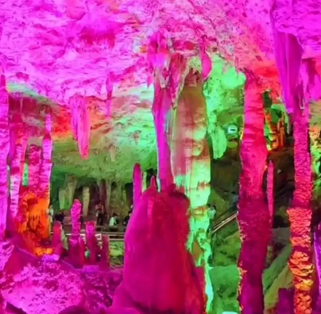Hotels near Jinghun Gorge
