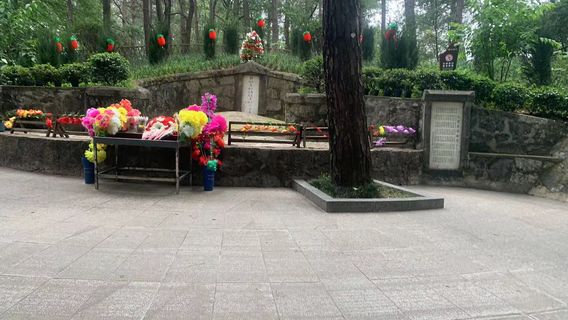 Tomb of Mao Zedong's Parents