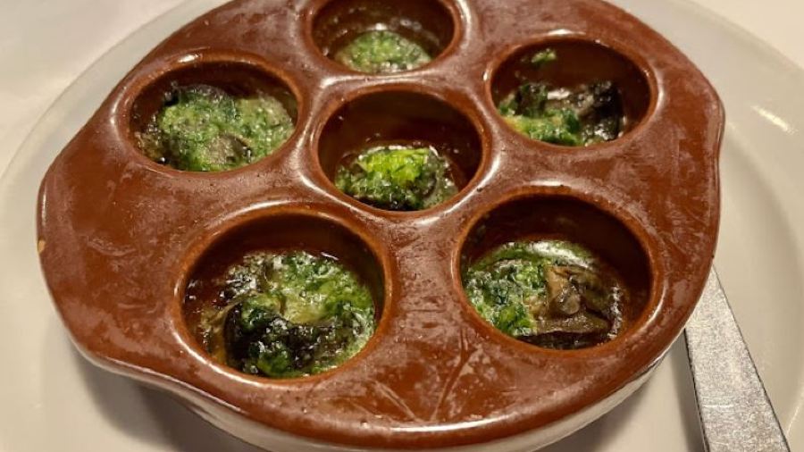 Aux Anysetiers Du Roy Restaurant