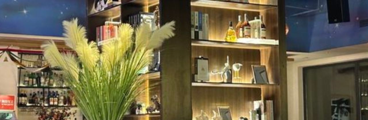 UPSTAIRS IN THE GARDEN AMO Bar