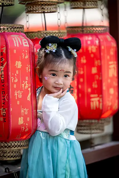 Immersive Hanfu wearing experience