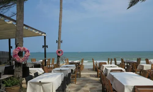 Coco51 Restaurant & Bar