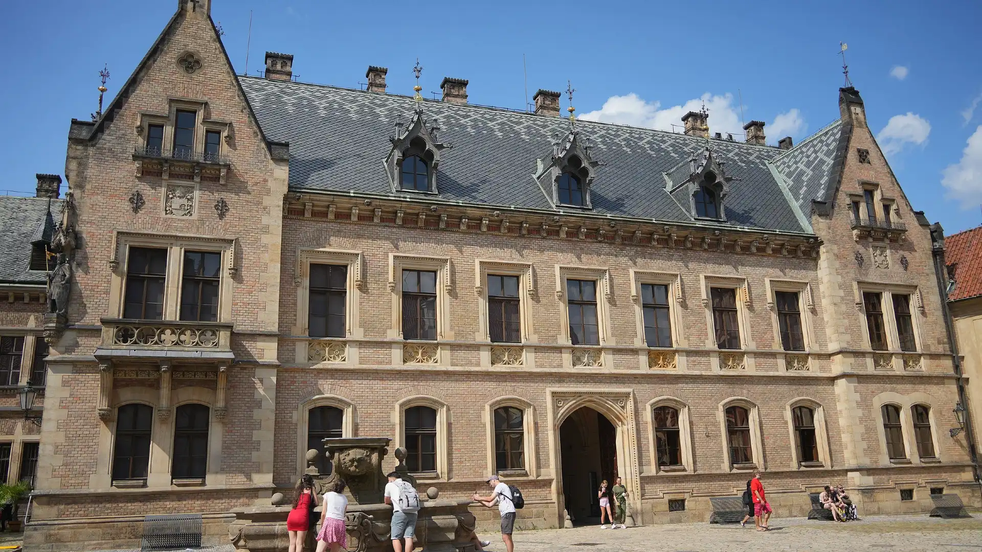 Hotels near Old Royal Palace