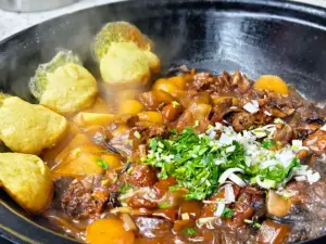 关东一品人参鸡-铁锅炖-东北菜