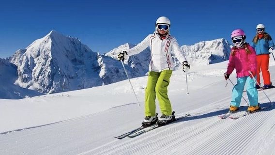 Yinshan Qicaigu Ski Field