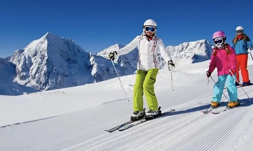 Yinshan Qicaigu Ski Field