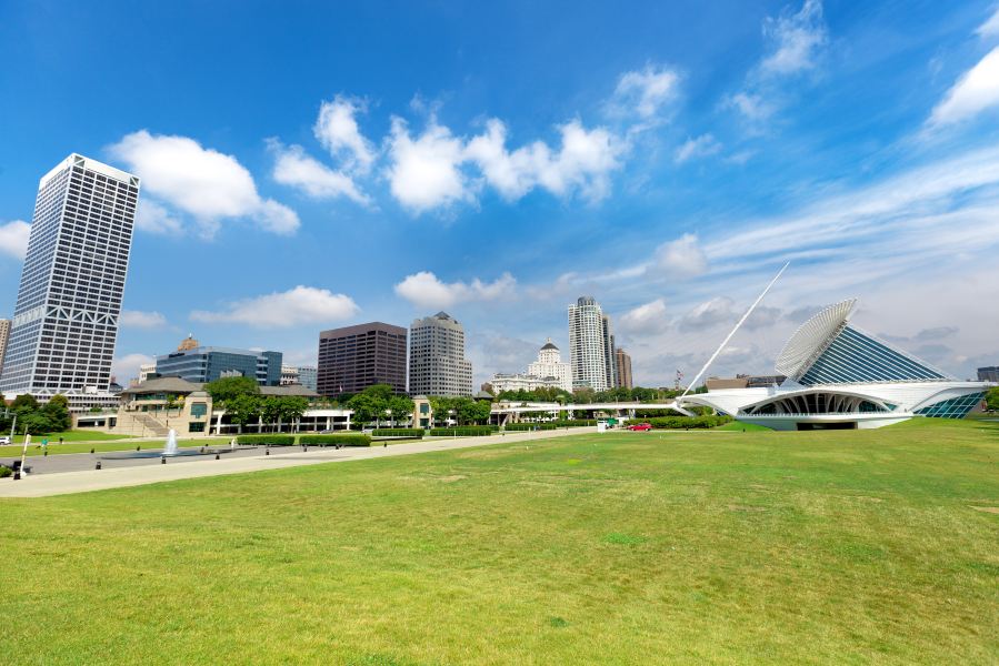 Harlingen to Milwaukee Flights