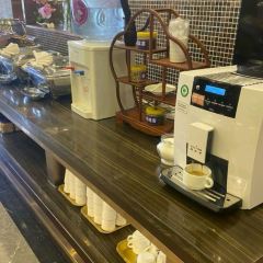 蓝鲸悦海酒店·自助餐厅 User Photo