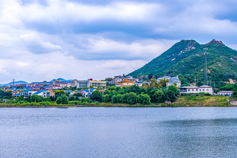 Longfeng Lake