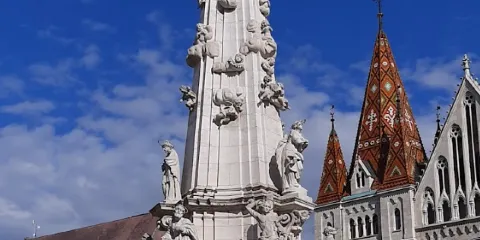 Szentháromság szobor Szentharomsag szobor