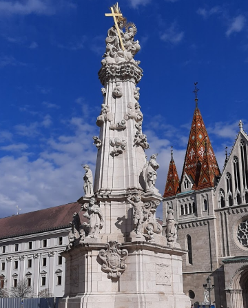 Szentháromság szobor Szentharomsag szobor