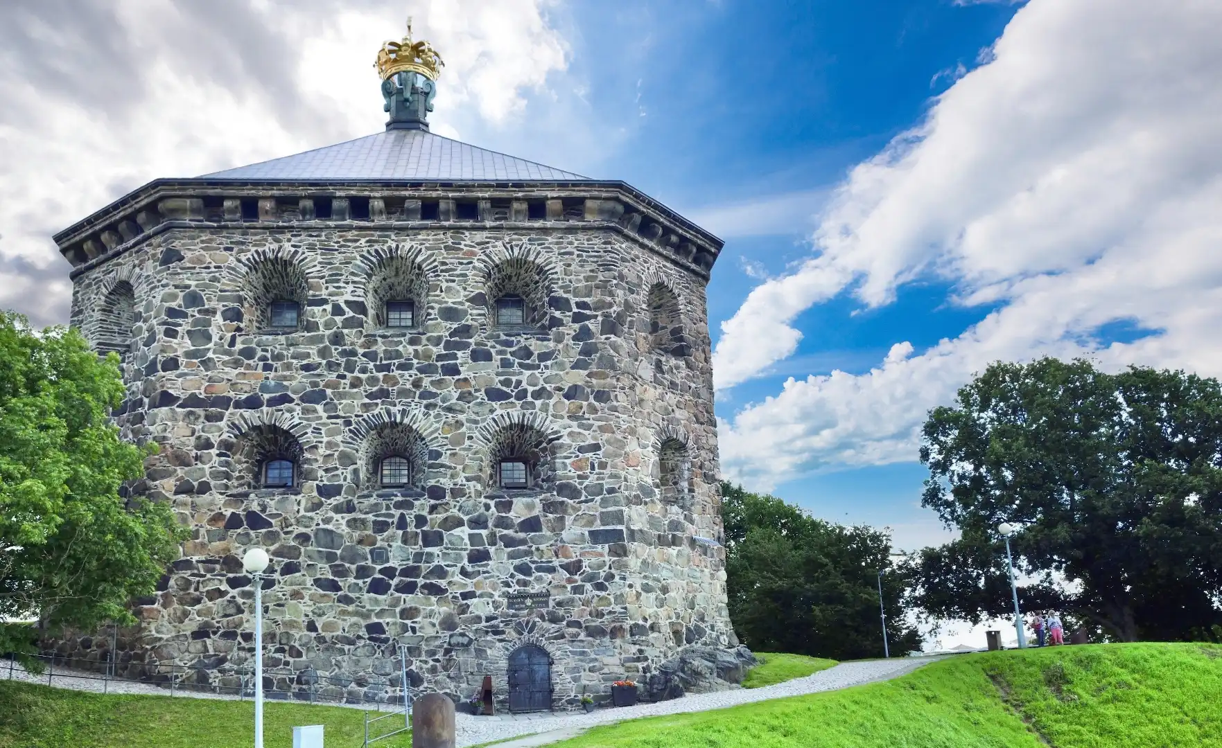 Hotels near Skansen Kronan