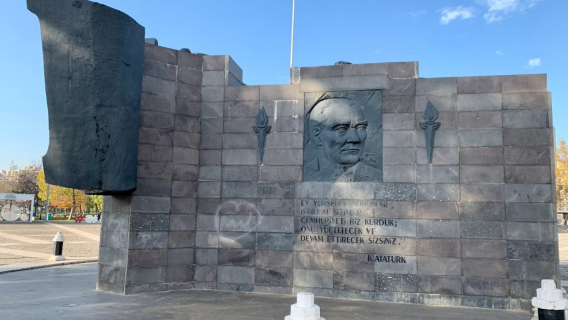Demokrasi Meydanı
